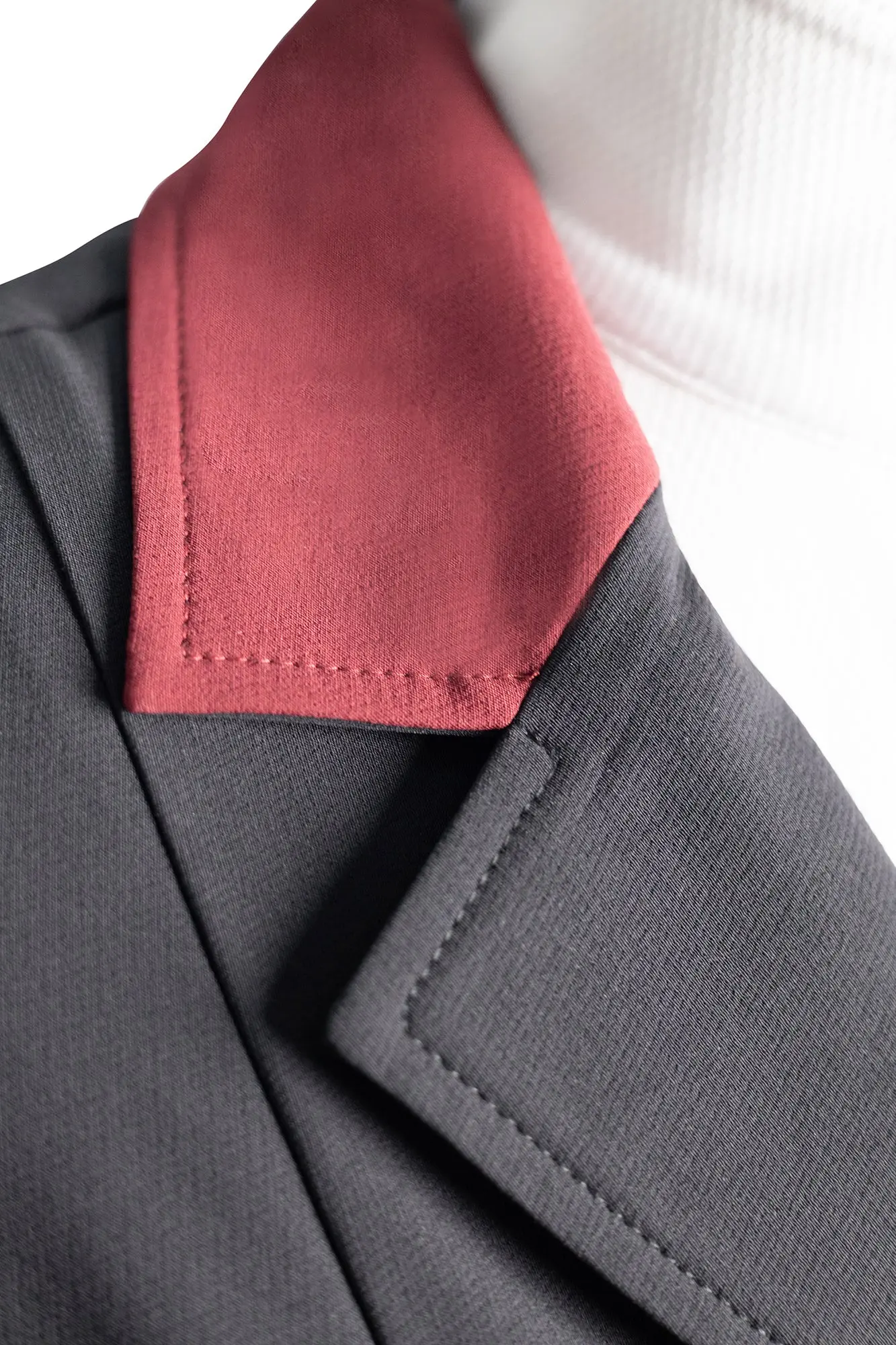 Grand Prix Ladies EQJ Classic 3 Button Show Jacket, Black with Burgundy Collar - Image 2