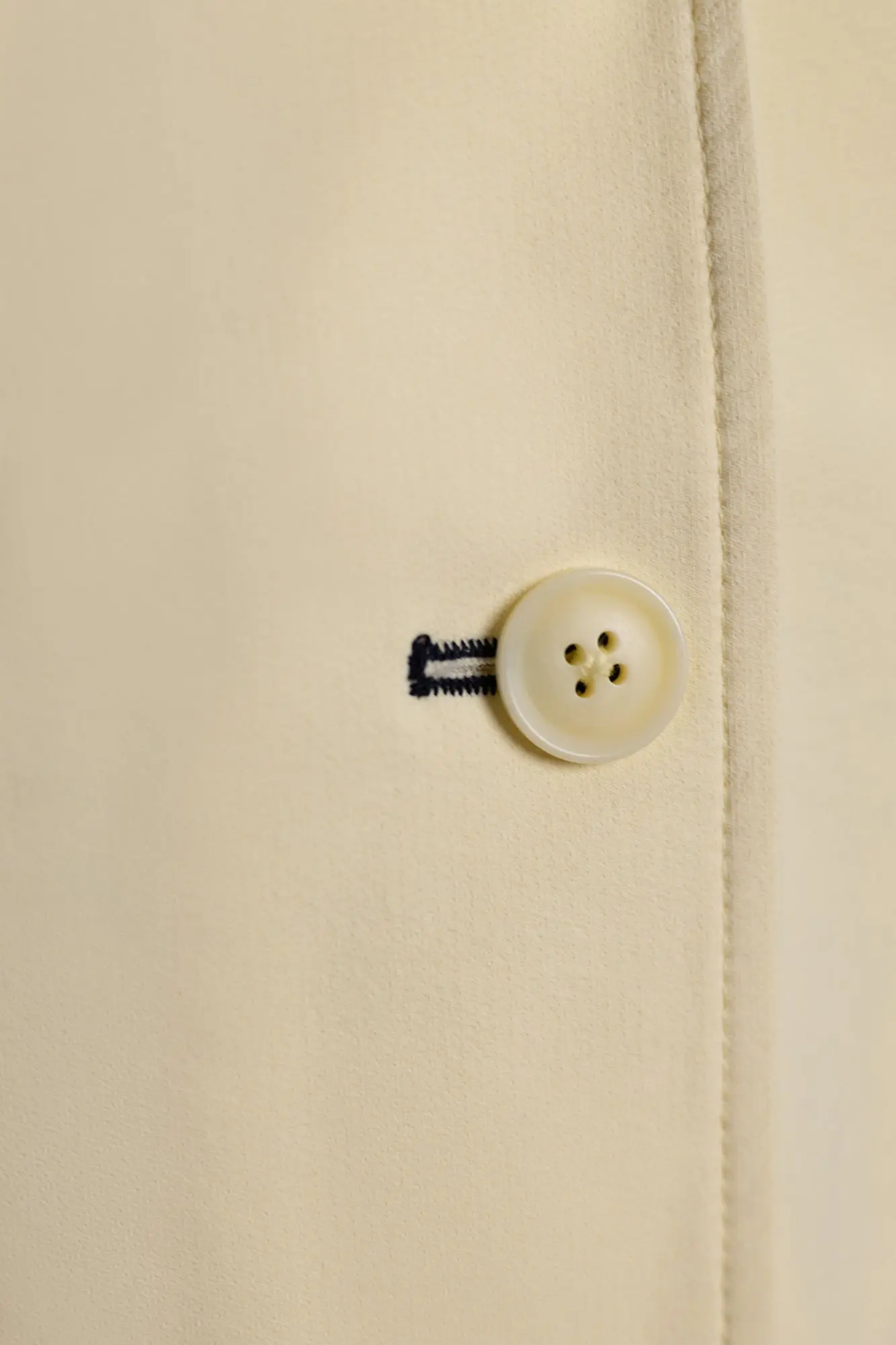 Grand Prix Ladies EQJ 3 Button Show Coat, Butter with Navy Collar - Image 3