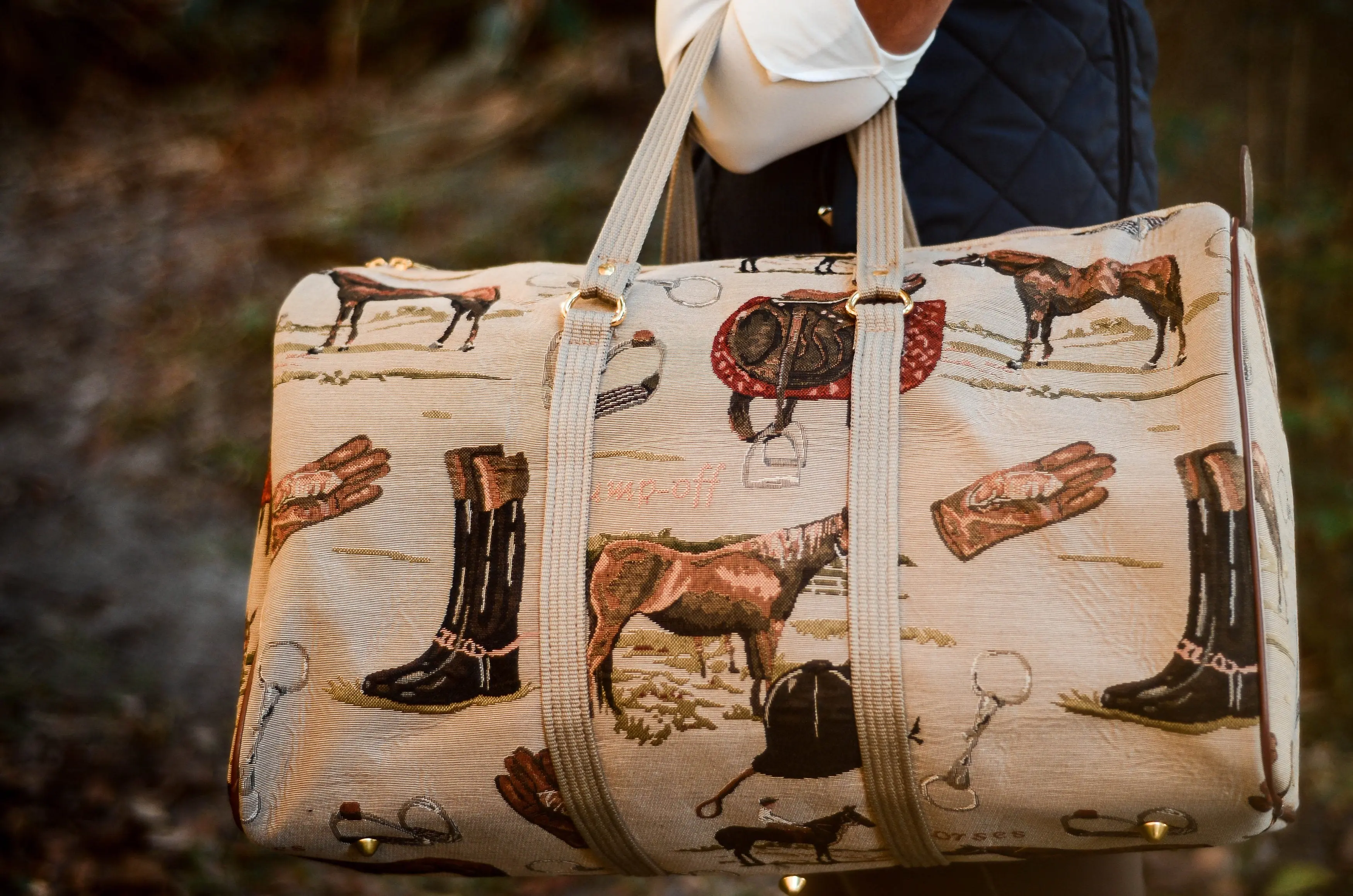 Huntley Equestrian Tapestry Duffle Bag-English Design - Image 10