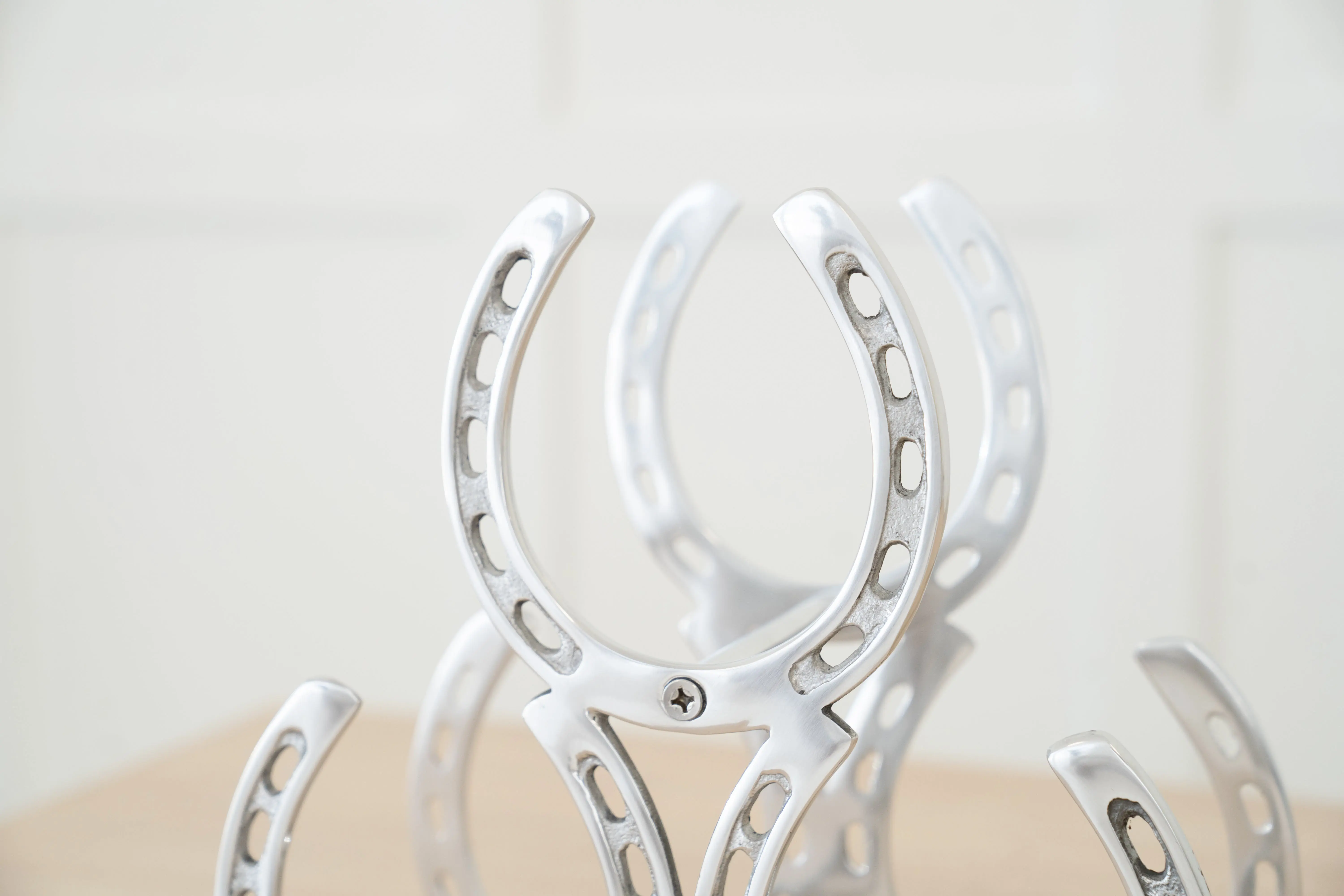 Huntley Horseshoe 3-Bottle Wine Rack, Aluminum Silver Finish - Image 3
